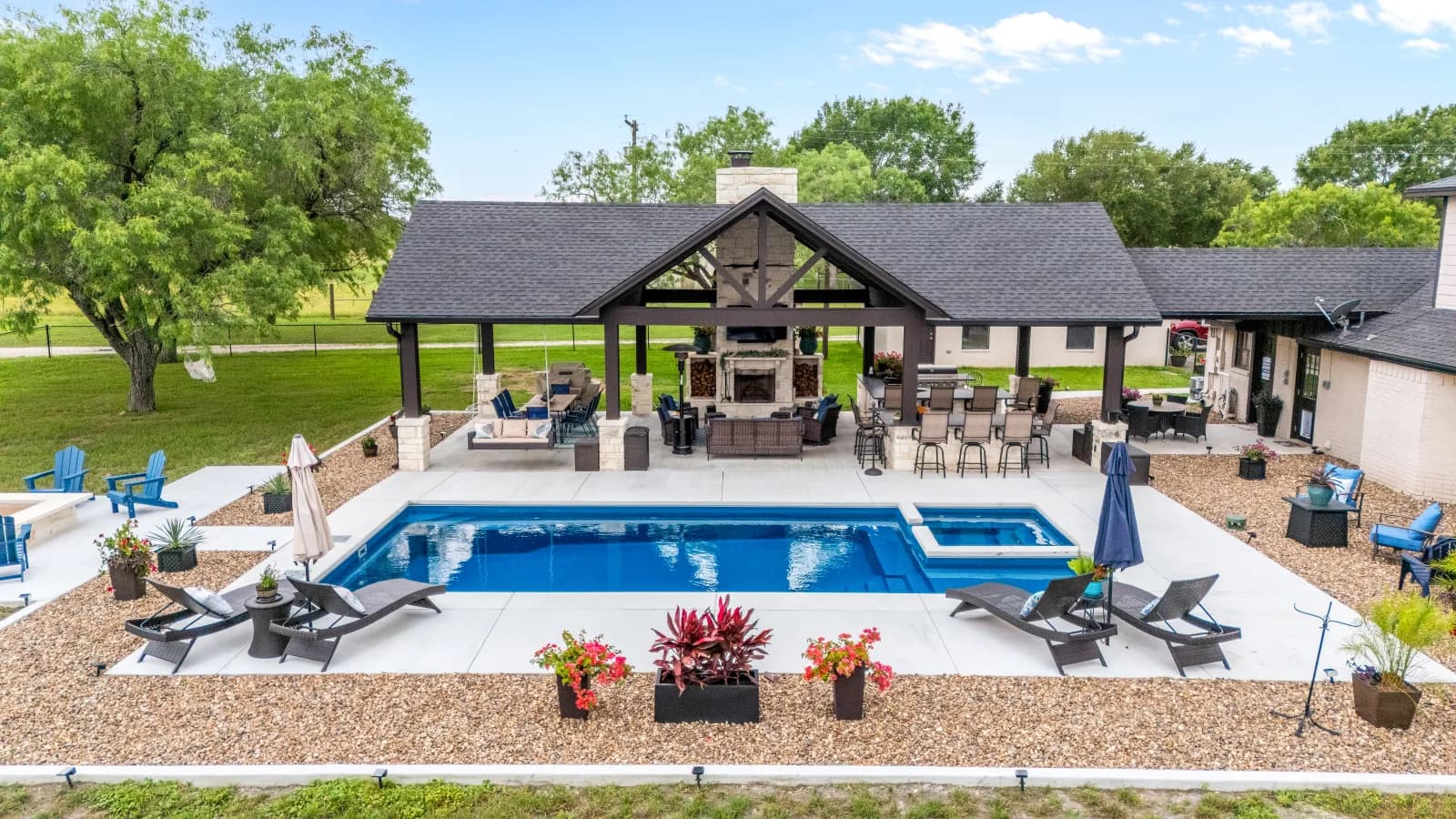 Castaway fiberglass pool