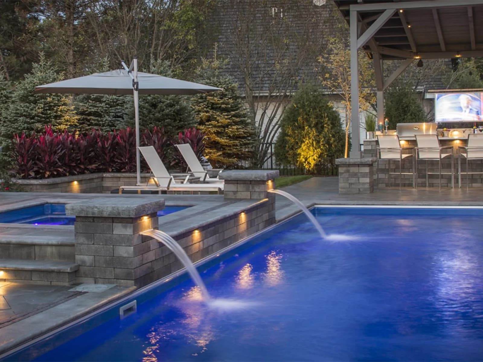 Cube Spa fiberglass spa
