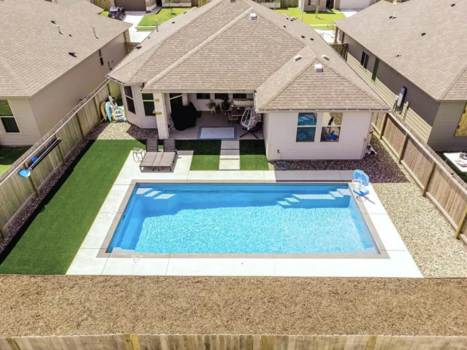 Outback Dundee fiberglass pool
